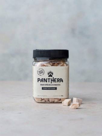 SNACK PARA MASCOTAS LIOFILIZADO PANTHERA SABOR POLLO 40GR - Oliva Mercado Natural